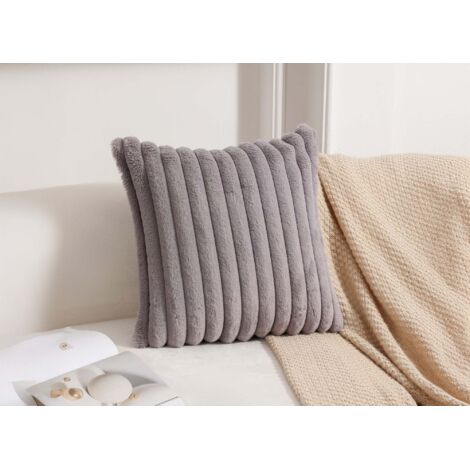 Coussin carré en velours côtelé effet fourrure gris 45x45 cm (1/2)