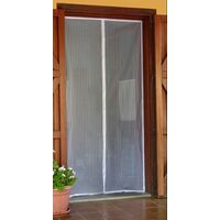 Lidl tiene una puerta corredera mosquitera que puedes instalar en la puerta  del balcón o de la terraza