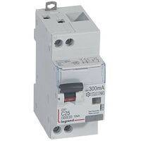 Disjoncteur différentiel monobloc DX6000 10kA arrivée haute et départ bas à vis U+N 230V~ 25A typeF 300mA (410885)