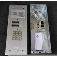 Platine de rue Série 200 audio étroite avec clavier codé façade Alu 4mm 2 appels (308402)