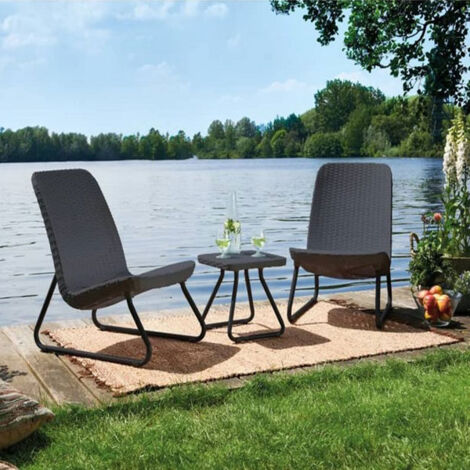 Set da giardino con tavolino e due poltrone in resina
