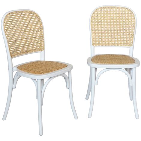 Lot de deux chaises vintage blanches en bois avec assise et dossier en rotin (1/5)