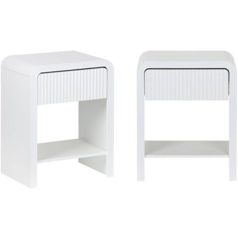 Lot de 2 tables de chevet effet bois blanc rainuré 1 tiroir. 1 étagère