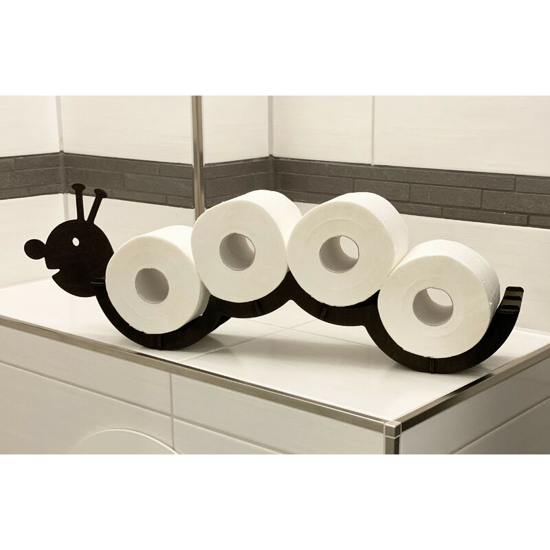 Sul porta rotoli di carta igienica DanDiBo in legno nero a forma di bruco, puoi  conservare in modo pratico e decorativo la tua carta igienica.
