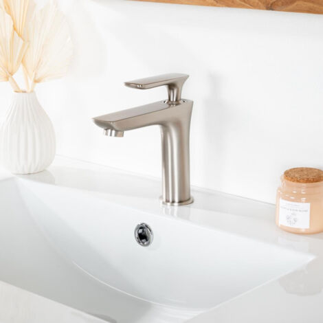 Robinet Salle De Bain Westbrass Novella - Nickel Poli - 2 Poignées - Showroom