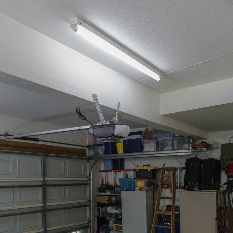 4x vasche LED, luci, magazzini, capannoni, soffitti industriali, lampade,  garage, officine, tubi per ambienti umidi