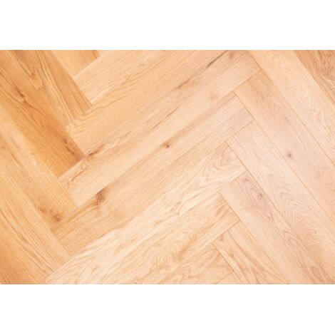 Parquet massif chêne bâton rompu – Largeur 7 cm – Finition vernis mat – Compatible chauffage au sol – Pose collée