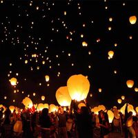 Lanternes Chinoises du Ciel Lanternes De Souhaits Lanterne en Papier Faite À La Main Lanterne Volante Biodégradable Respectueuses De Lenvironnement pour Noël Mariages Et Fêtes lot de 10
