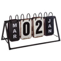Atmosphera – Calendrier vintage en métal 'perpétuel' 27cm noir – Dimensions L. 27 x l. 12 x H. 14 cm – Matière fer pour décoration intérieure