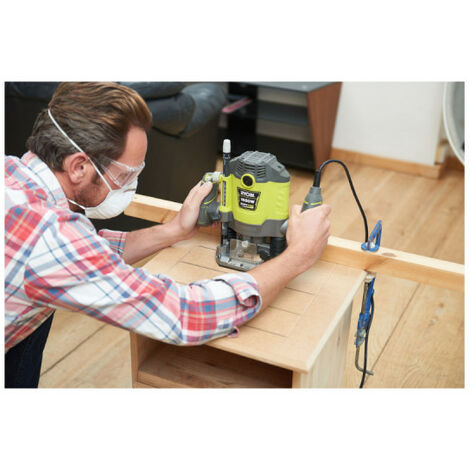 Pack RYOBI Défonceuse électrique RRT1600-K - 1600W - 254mm - Coffret 15 fraises panachées - RAKRBS15
