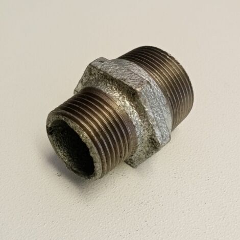 Nipplo ridotto in ghisa zincata 1/2" Maschio x 3/8" Maschio GEBO 245-19G