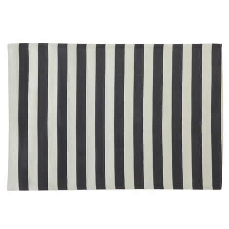 Großer OutdoorTeppich aus Polypropylen 160 x 230 cm Streifen Schwarz