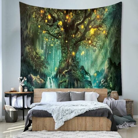 Appeso a parete con albero della vita, arazzo psichedelico con cascate  sotto arazzi di alberi antichi,
