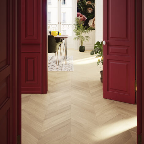 Soges – Parquet contrecollé chêne naturel 90 mm – Design chevrons modernes – Épaisseur 14 mm – Longueur 540 mm – Couverture 1,75 m²