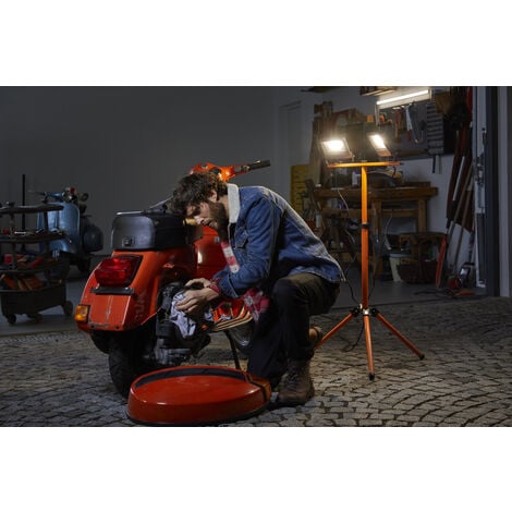 LEDVANCE Lampe de travail LED d'extérieure pour le sol, WORKLIGHTS - TRIPOD / 40 W, 220…240 V, Angle de rayonnement: 120°, Cool White, 4000 K, Matériau: Aluminum/acier, IP65