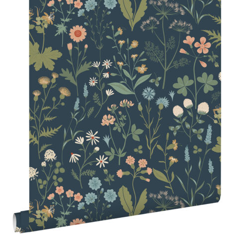 Papier peint à motif fleurs des champs bleu foncé, vert et rose – Dimensions 53cm x 10,05m – Papier intissé écologique – Raccord sauté 26,5cm – Estahome