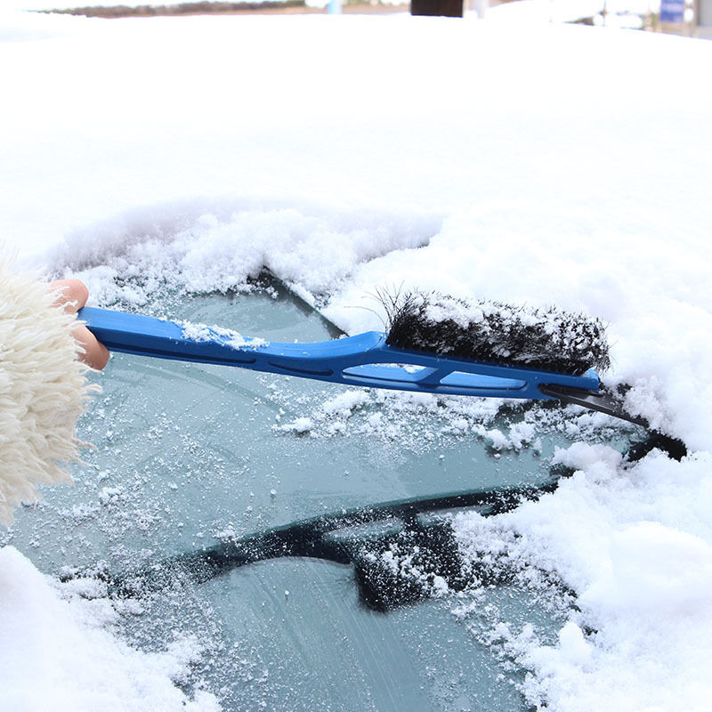 Balai à neige bleu de 18 po Snow Joe en plastique avec grattoir et