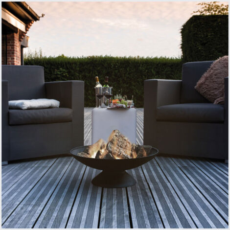 GartenBrenner mit Glocke Junto GusseisenCook in Garden