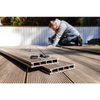 Listello per esterni in legno composito alveolare Prima - Colore: Cioccolato, spessore 19mm, larghezza 12cm, lunghezza 220cm, superficie coperta in m2: 0.26