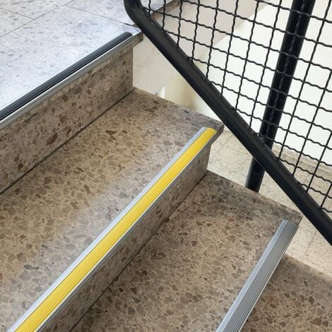 Seuil d'escalier Avec simple caoutchouc Power Grip Longueur: 90 cm Pré-percé Noir