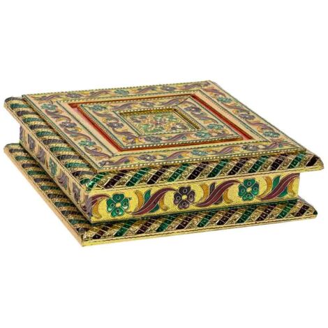Joyero de metal repujado dorado 20x20x6