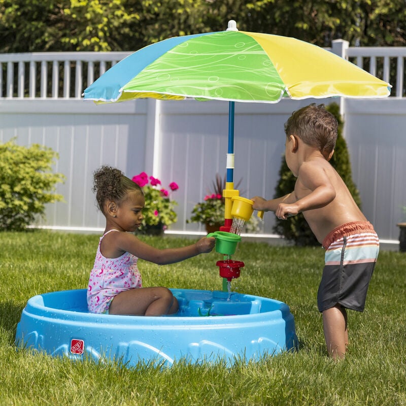 Step2 Play and Shade Planschbecken mit Sonnenschirm und Zubehör Garten  Wasser Spielzeug aus Kunststoff für Kinder in Blau Planschbecken ohne Luft  klein