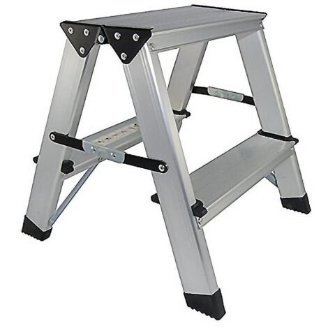 KORMAX taburete aluminio plegable 2 peld.37x37 , Taburete escalera plegable 101Medidas plegado: 42x37x16cmMedidas abierto:37x37x40Con peldaño por ambas caras ,altura 22 (1/3)