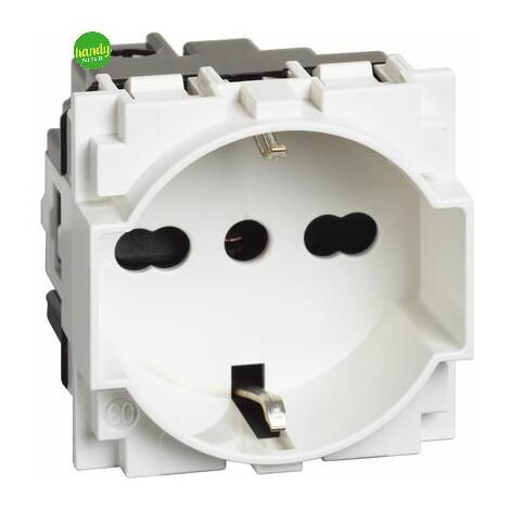 Presa schuko bipasso Bticino living now 2p+t 10 / 16 a 230 v bianco