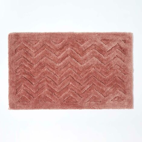HOMESCAPES Chevron Pattern Thick Dusky Pink Bathmat - Pink - Pink
