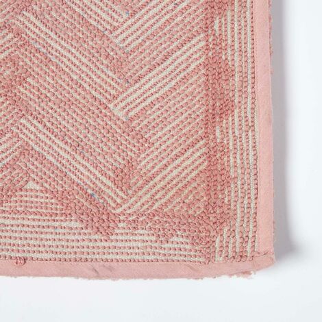 HOMESCAPES Chevron Pattern Thick Dusky Pink Bathmat - Pink - Pink