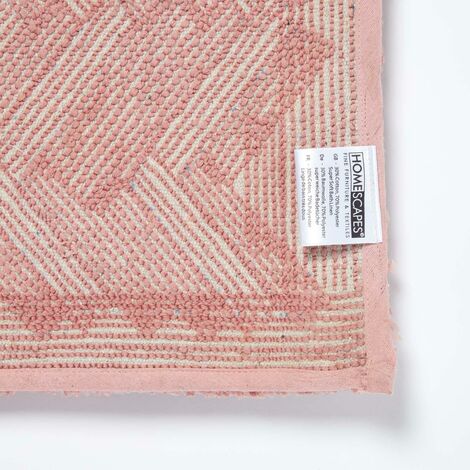 HOMESCAPES Chevron Pattern Thick Dusky Pink Bathmat - Pink - Pink