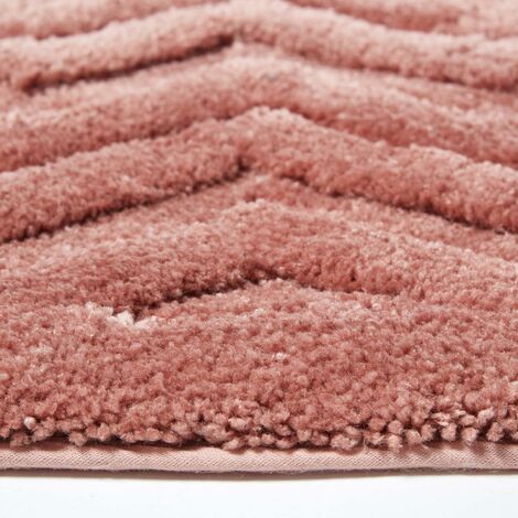 HOMESCAPES Chevron Pattern Thick Dusky Pink Bathmat - Pink - Pink