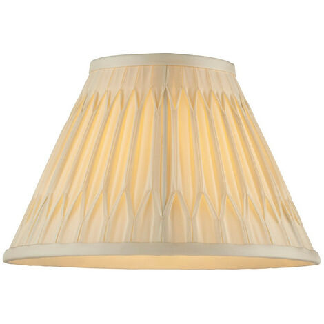 Abat- jour ancien en tissu beige bordé d'un galon avec franges marron Hauteur ; 25,5 cm Diamètre ; 30 cm - Décoration