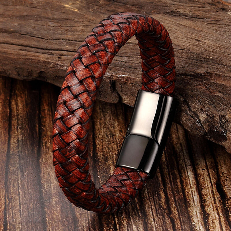 Bracelet SM en cuir noir et rouge avec anneau D métallique et strass