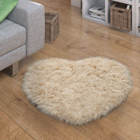 Paco Home Tapis Fausse Fourrure Coussin Cœur Rond Différentes Formes, Crème 80x75 cm Forme de coeur (1/5)