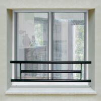 Barre d’appui 3 lisses pour fenêtre 150 cm (cote tableau) – Acier rond d40 mm – Prépeinte noir – Fixation par Scellement