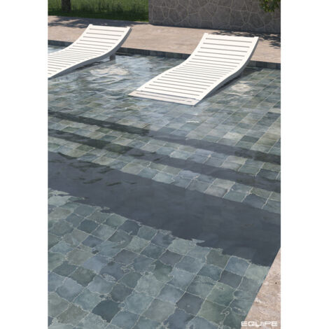Eiffel Art Construction – Carrelage extérieur piscine 15x15 cm bleu mate – Grès cérame – Finition mate R10 – Usage extérieur et piscine – V3 nuance