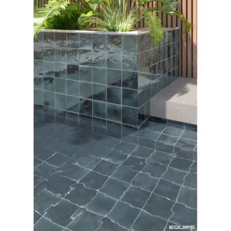 Carrelage extérieur piscine carré bleu brillant 15x15 cm SPA&POOLS BLUE NIGHT (vendu par boite de 0,50m2)