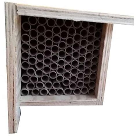 Abri à insectes en bois