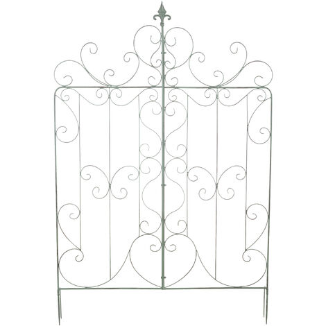Décoration extérieure dans le design rustique en métal avec différentes détails de couleurs colore : Vert antique