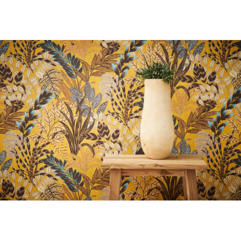 Homemaison – Papier peint feuilles tropicales fond moutarde – Tapisserie intissé embossé – Pour chambre – Collection Metropolitan Stories 2