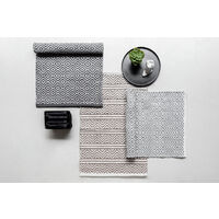 WENKO Badematte Turpan, Badvorleger aus recycelten PET Flaschen, 50 x 80 cm, Grau, Polyester schwarz  weiß