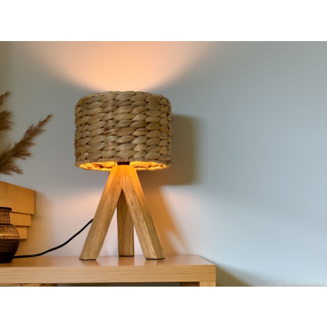 Mini Tischlampe mit Holz Dreibein & Korb Lampenschirm Wasserhyazinthe, Höhe 26cm