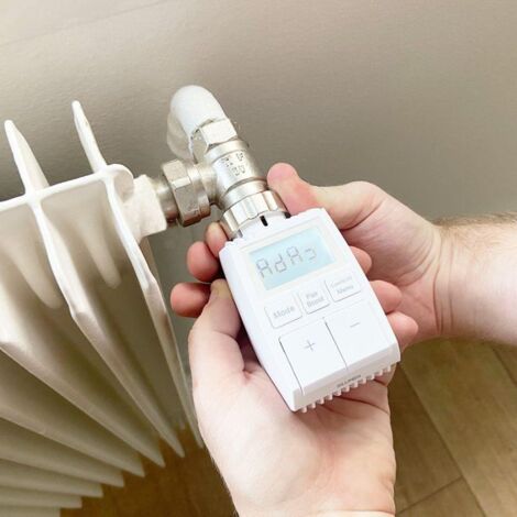 Tête Thermostatique Connectée Universelle avec Ecran LCD - Pack de 4 - SILUMEN
