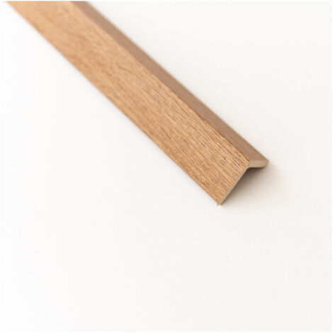 PARASPIGOLO IN MDF ROVERE MEDIO MM.28X28X3000. Prezzo per 1 pezzo.
