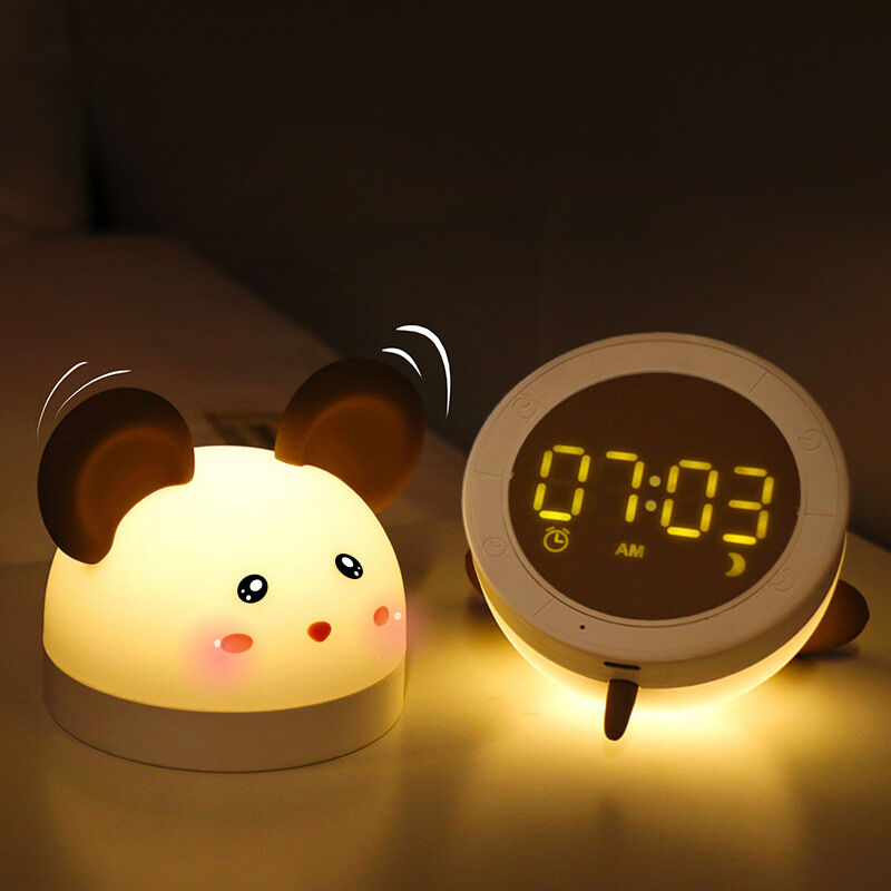 Luz nocturna para niños Triumph Despertador 3 en 1 y luz nocturna 7 colores LED Gollum portátil Ratón Reloj de noche de silicona Brillo ajustable con control remoto USB Recargable Luz nocturna para bebés [Clase de eficiencia energética A++]