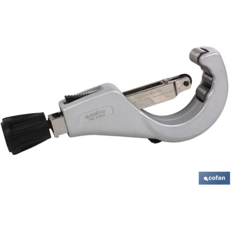 COFAN cortatubos 4 rodillos p/inox 6-76 mm , Cortatubos de 4 rodillos para mejorar el agarre del tubo. Diámetro disponible de 6-76 mm. Su pomo en color negro es ergonómico y muy fá
