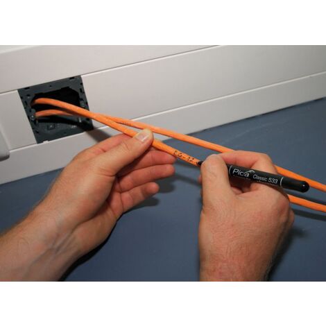 Marqueur permanent classique, pointe fine, noir, sous blister  PICA 533/46/SB