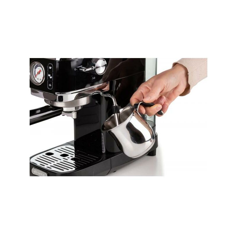 Ariete 1381 Macchina da caffè con manometro, compatibile con caffè in  polvere e cialde ESE, 1300 W, Capacità 1,1 L, 15 bar di pressione, Filtro 1  o 2 tazze, Dispositivo Cappuccino, Silver in Offerta Online
