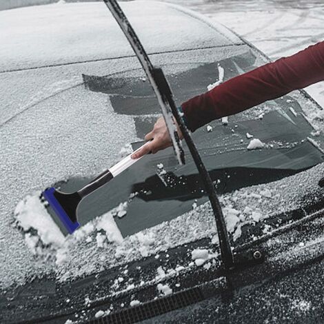 Auto e Gelo: Sbrinatori Parabrezza e Catene da Neve